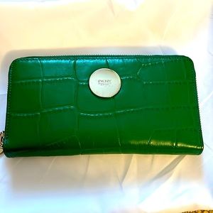 DKNY green zip wallet